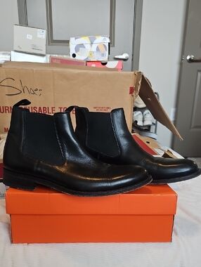 Magnanni Black Leather Chelsea Boot